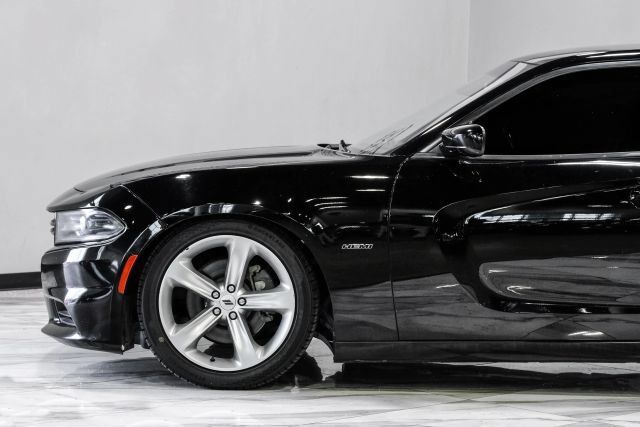 Used 2018 Dodge Charger R/T RWD image 13