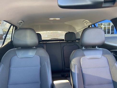 Used 2025 Chevrolet Trax LT w/ LT Convenience Package FWD image 18