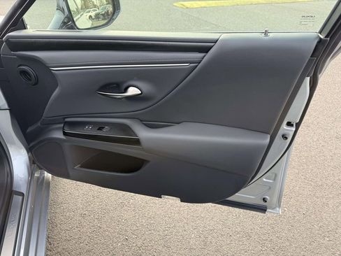 Used 2025 Lexus ES 350 Premium image 16