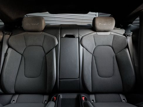 Used 2020 Porsche Taycan Turbo S image 32