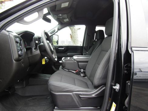 Used 2021 Chevrolet Silverado 2500 Custom w/ Custom Value Package AWD/4WD image 12