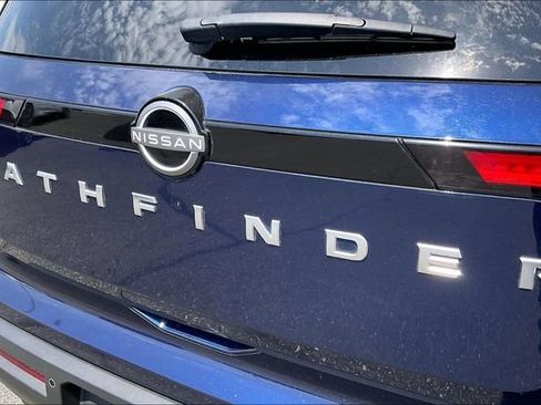 Certified 2025 Nissan Pathfinder SV AWD/4WD image 31