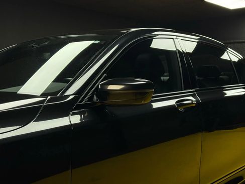 Used 2016 BMW 740i image 9