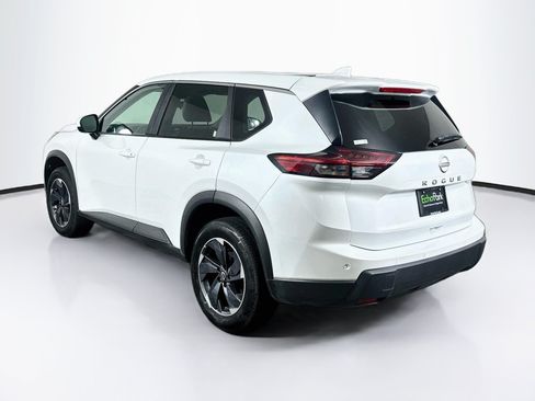 Used 2025 Nissan Rogue SV FWD image 5