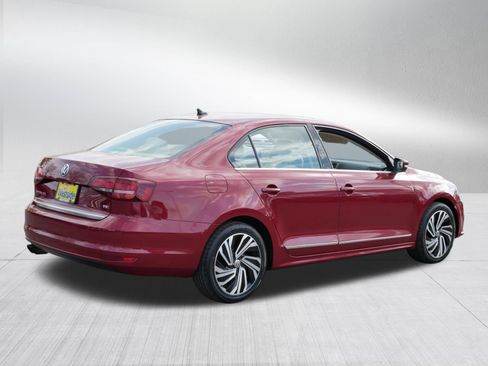 Used 2017 Volkswagen Jetta SEL FWD image 6
