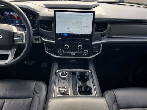 Used 2023 Ford Expedition XLT AWD/4WD image 29