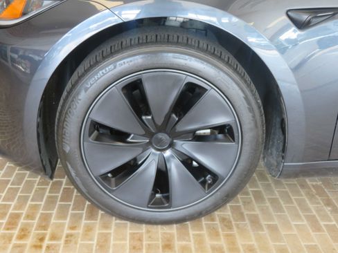Used 2024 Tesla Model 3 Long Range RWD image 7