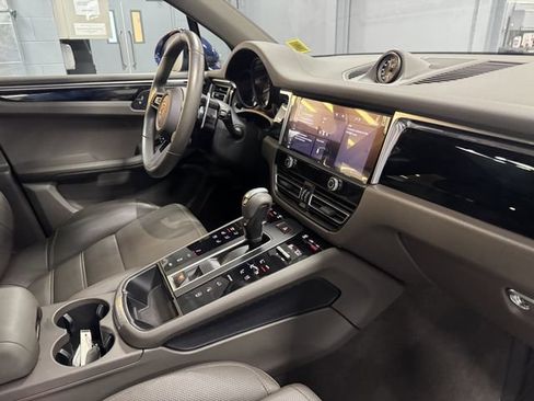 Used 2023 Porsche Macan S AWD/4WD image 30
