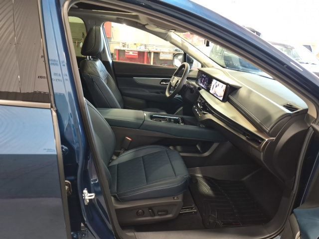 Certified 2025 Nissan Murano Platinum w/ Cargo Package AWD/4WD image 28