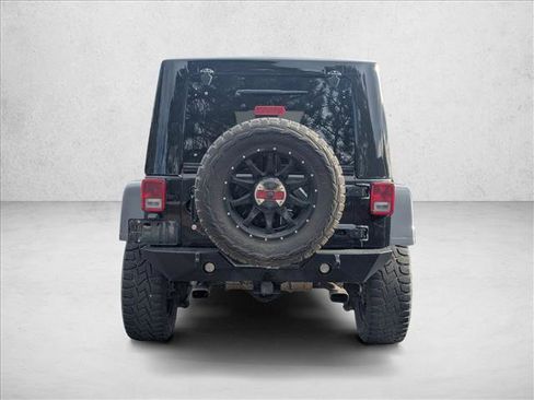Used 2018 Jeep Wrangler Unlimited Rubicon w/ Connectivity Group image 6