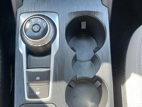 Used 2022 Ford Escape SE image 18