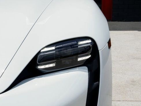 Used 2022 Porsche Taycan RWD image 13