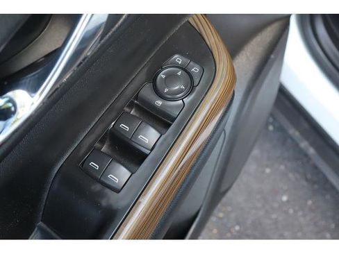 Used 2017 GMC Acadia SLE w/ LPO, Floor Liner Package AWD/4WD image 13