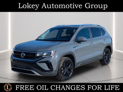 Certified 2023 Volkswagen Taos SE w/ Panoramic Sunroof Package