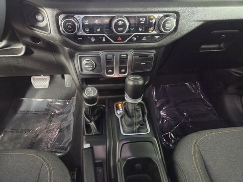 Certified 2025 Jeep Wrangler Sport AWD/4WD image 21