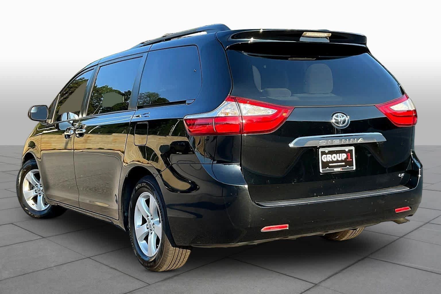 Used 2015 Toyota Sienna LE FWD image 12