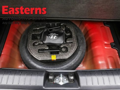 Used 2023 Hyundai Venue Limited FWD image 23