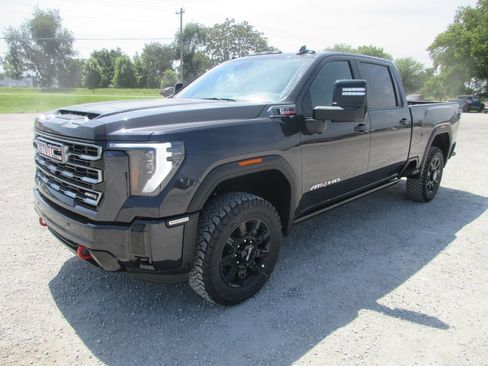 New 2026 GMC Sierra 2500 AT4 w/ AT4 Premium Plus Package AWD/4WD image 11