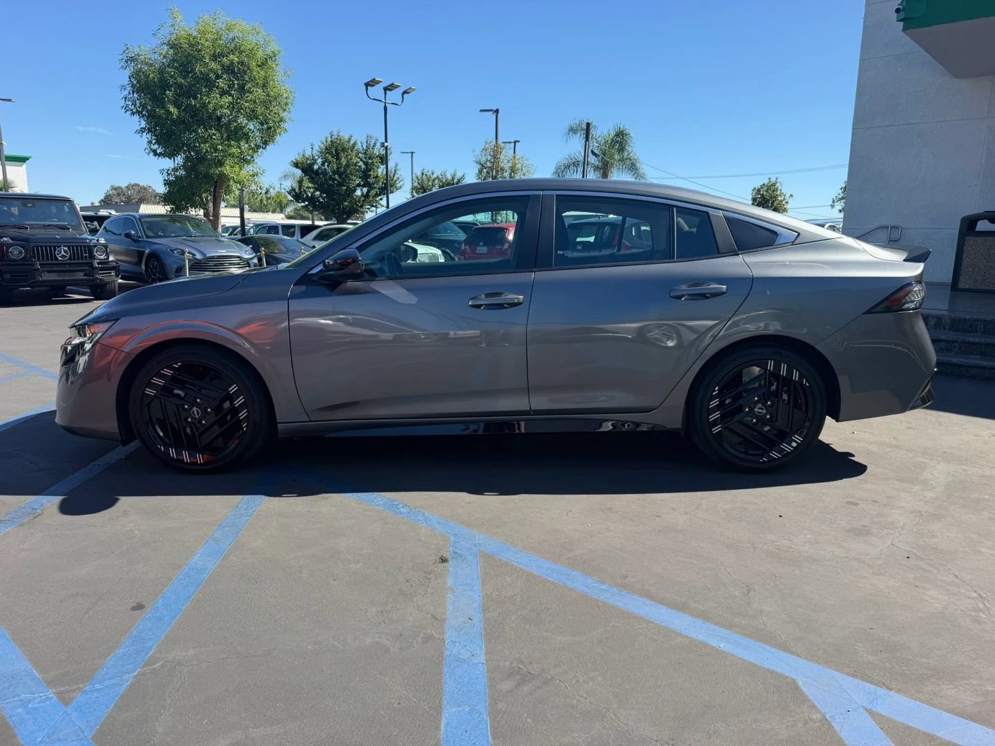 Used 2026 Nissan Sentra SR w/ Floor Mat Package FWD image 6