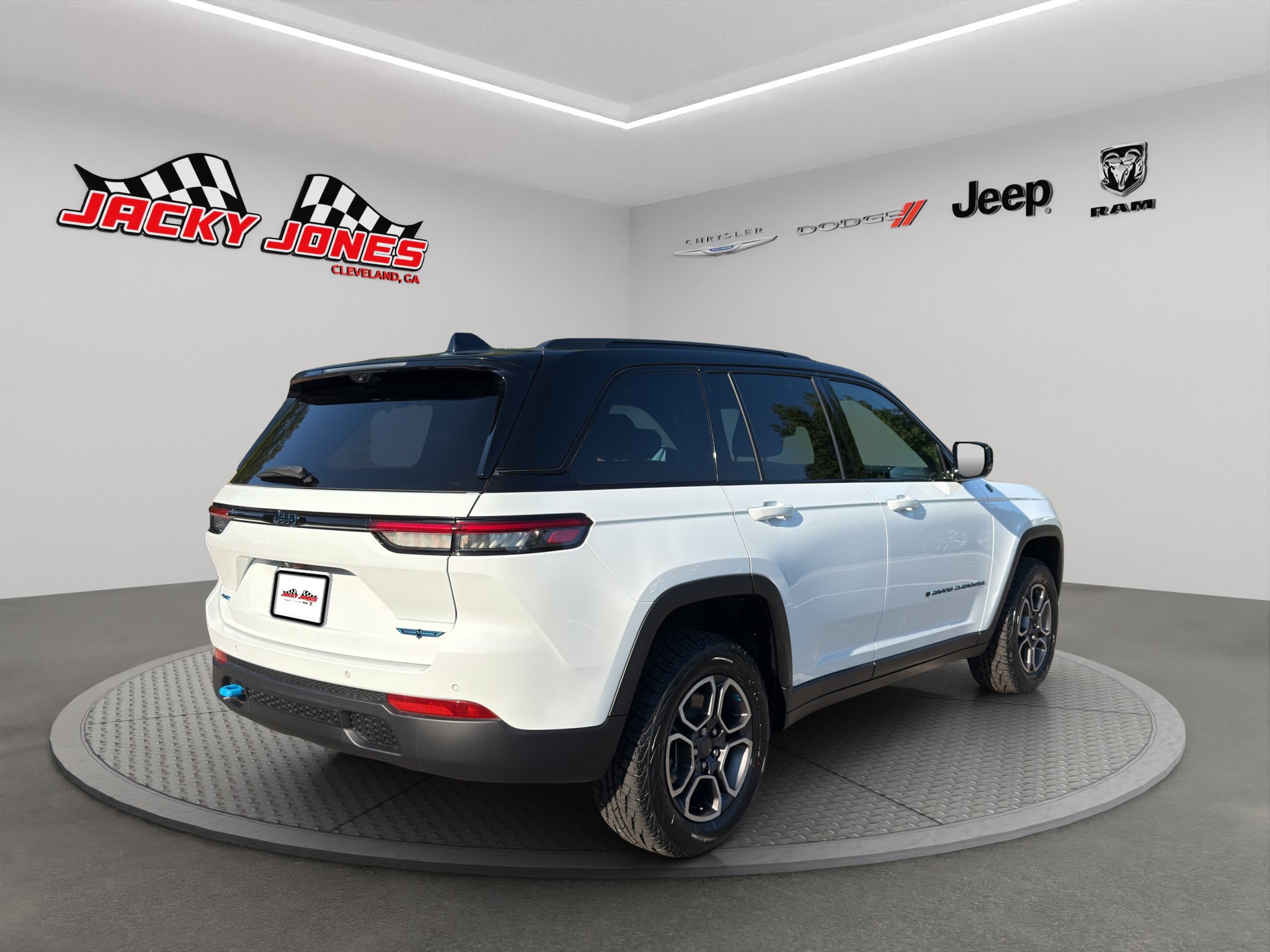 Used 2022 Jeep Grand Cherokee Trailhawk w/ Luxury Tech Group III AWD/4WD image 10