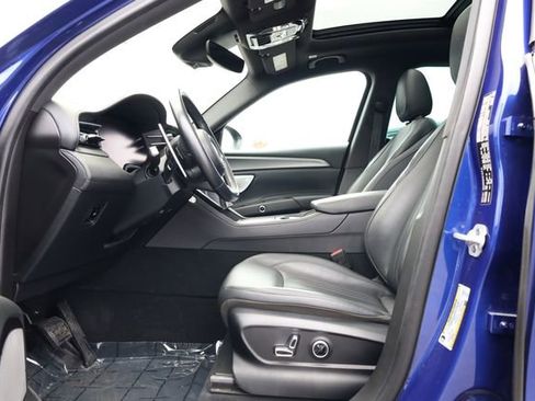 Used 2024 Maserati Grecale GT image 11