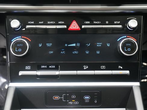 Used 2025 Hyundai Santa Fe SEL FWD image 21