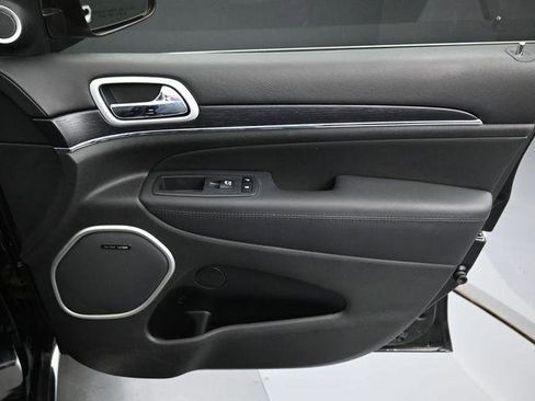 Used 2018 Jeep Grand Cherokee Summit AWD/4WD image 39