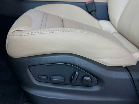 New 2026 Porsche Cayenne E-Hybrid image 13