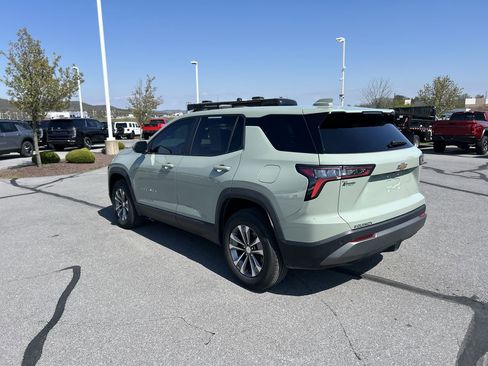 Used 2026 Chevrolet Equinox LT w/ Convenience Package II AWD/4WD image 5