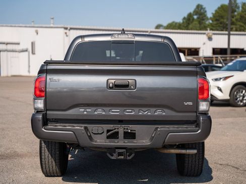 Used 2022 Toyota Tacoma TRD Sport w/ Technology Package RWD image 12