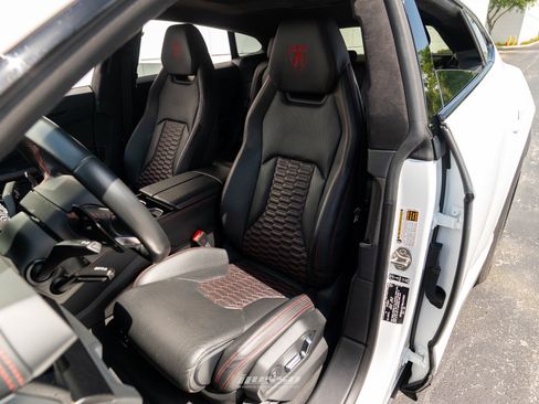 Used 2021 Lamborghini Urus AWD/4WD image 29