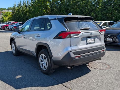 Used 2022 Toyota RAV4 LE AWD/4WD image 5