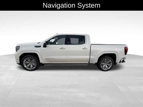 Certified 2022 GMC Sierra 1500 Denali w/ Denali Reserve Package AWD/4WD image 4