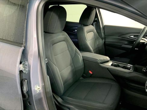 Used 2026 Chevrolet Equinox EV LT w/ Comfort Package FWD image 7