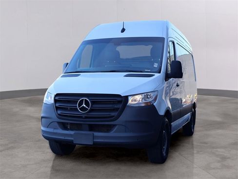 Used 2024 Mercedes-Benz Sprinter 144 Cargo image 3
