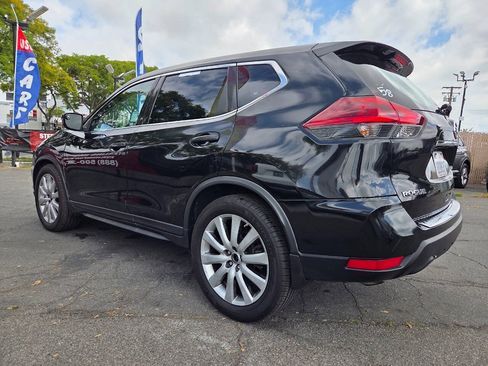 Used 2018 Nissan Rogue S FWD image 25