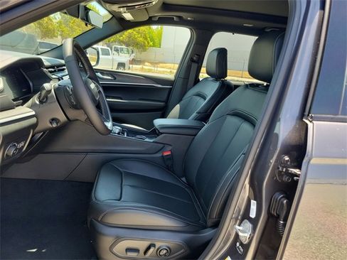 New 2025 Jeep Grand Cherokee L Limited w/ Luxury Tech Group II image 16