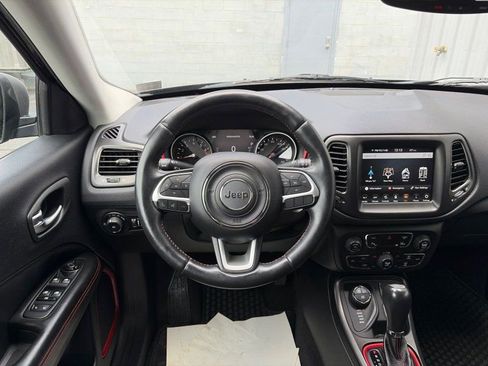 Used 2018 Jeep Compass Trailhawk w/ Leather Interior Group AWD/4WD image 17