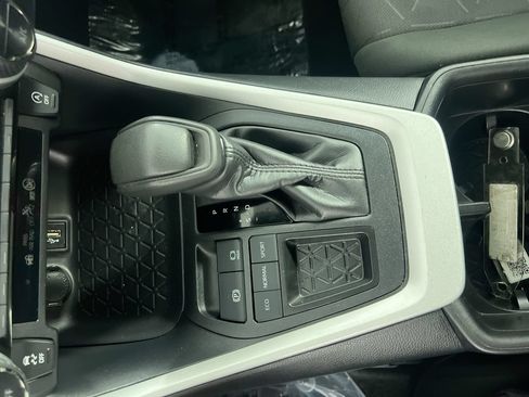 Used 2024 Toyota RAV4 XLE FWD image 17