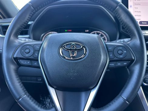 Used 2024 Toyota Venza XLE AWD/4WD image 24