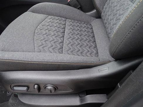 Used 2024 Chevrolet Equinox LT image 8