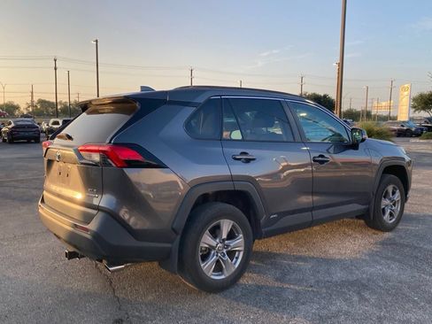 Certified 2022 Toyota RAV4 XLE w/ Convenience Package AWD/4WD image 5