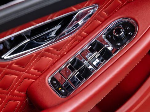 Used 2020 Bentley Continental GT image 65