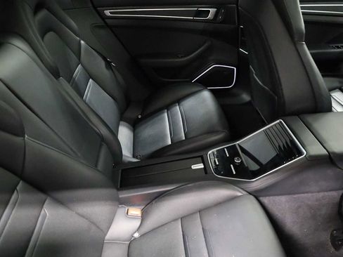 Used 2023 Porsche Panamera 4 image 36