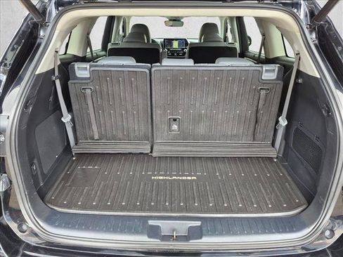 Used 2022 Toyota Highlander Limited AWD/4WD image 6