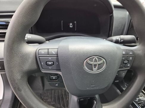 Used 2025 Toyota Camry LE FWD image 9