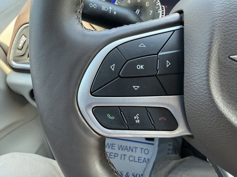 Used 2018 Chrysler Pacifica Touring-L Plus w/ Advanced Safetytec Group FWD image 20