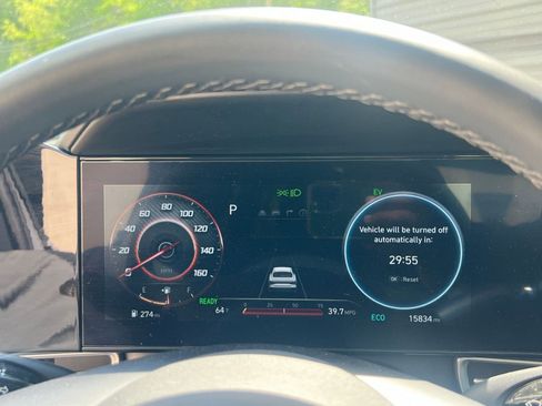 Used 2025 Hyundai Elantra Limited image 36