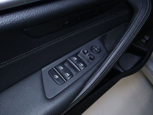 Used 2019 BMW 530i xDrive 530i xDrive w/ Convenience Package image 14