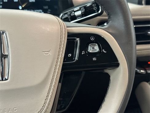 Used 2022 Lincoln Aviator AWD image 24